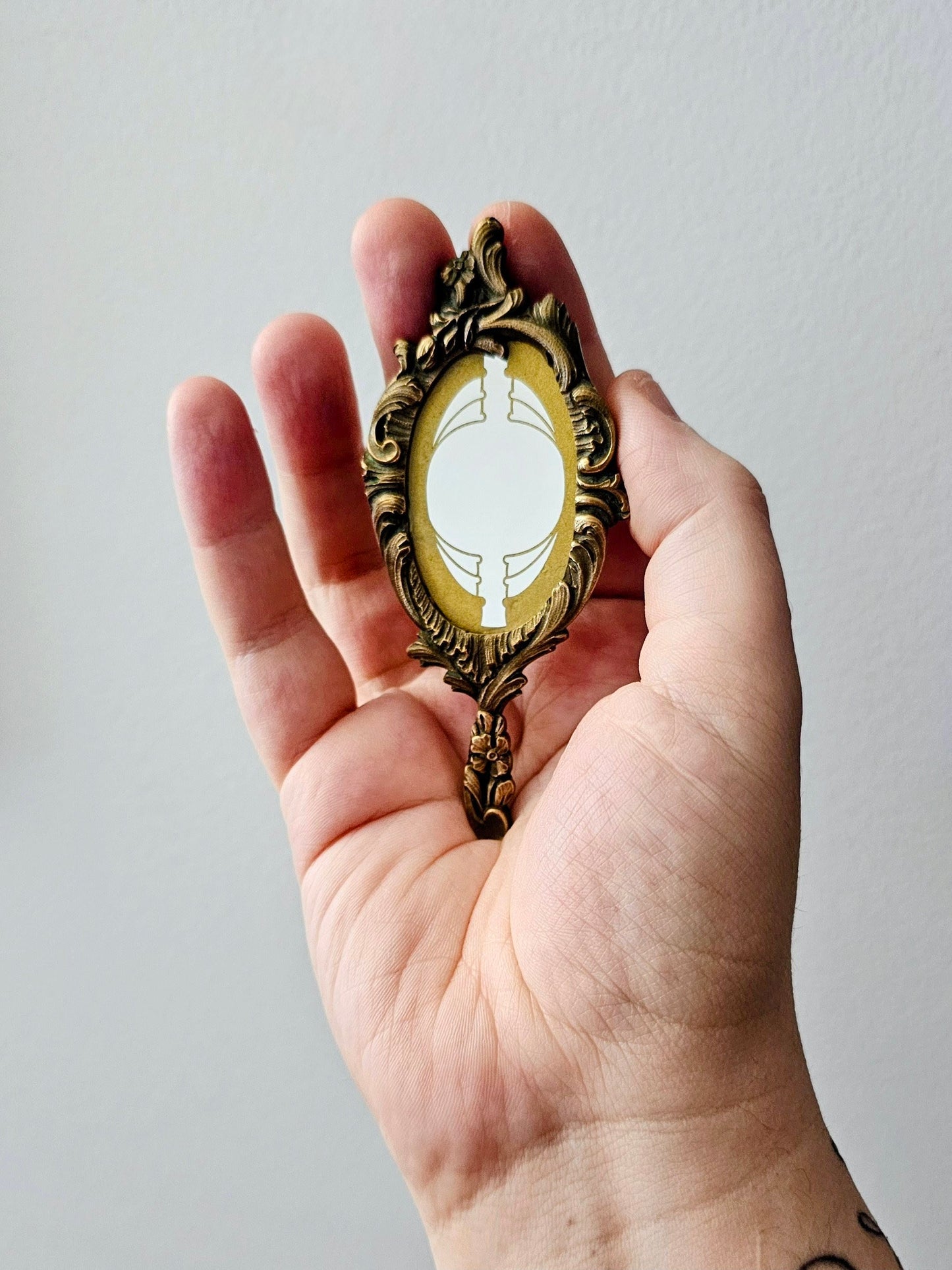 Mini Miroir décoratif gravé